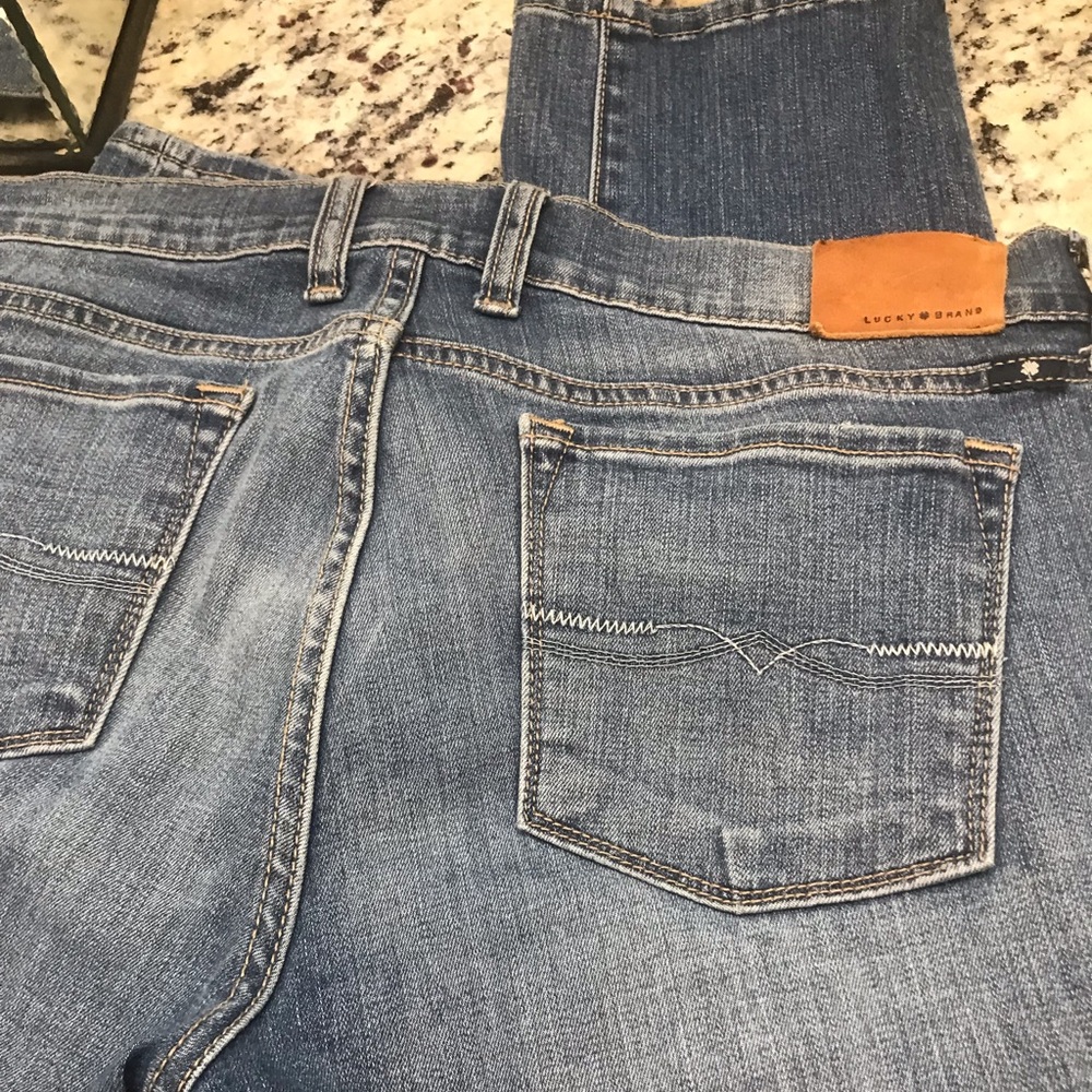 LUCKY BRAND Charlie Skinny Jeans.